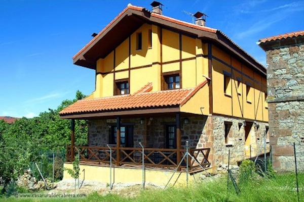 Casa rural de Cabrera en Urrez